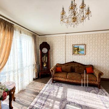 Воскресенський просп. (Перова), 10а