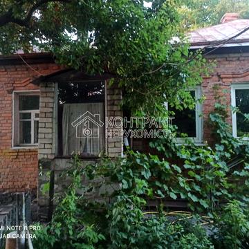 Романа Левицкого вул., 35