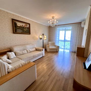 Леся Курбаса просп., 7-Б
