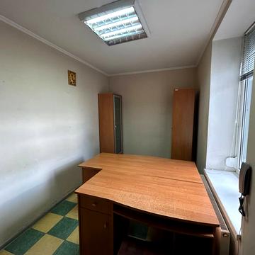 Спокійна вул. (Романюка), 9