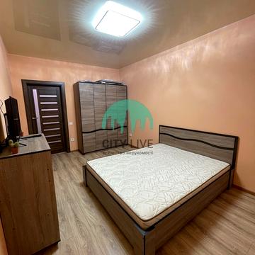 Незалежності вул., 148а