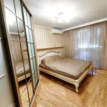 Петра Григоренка просп., 33/44