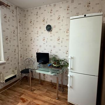 Радунська вул., 42/10