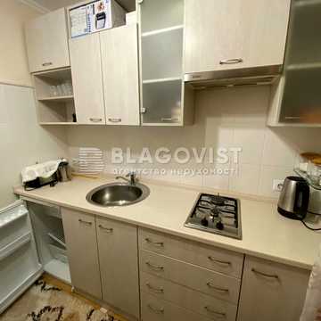 Лєскова вул., 6
