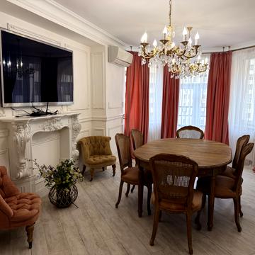 Полтавська вул., 10