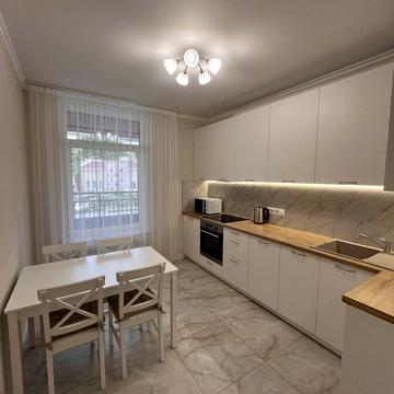 Кудрявська вул., 24а