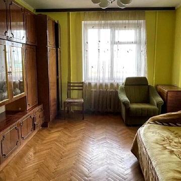 Вацлава Гавела бульв. (Івана Лепсе), 27