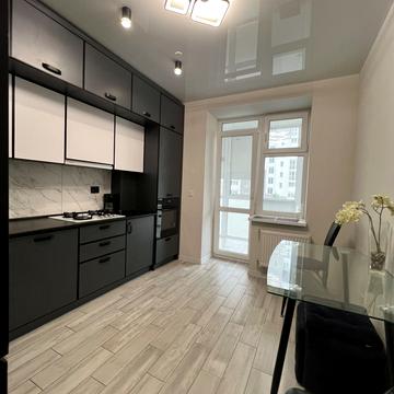 Миколаївська вул., 26