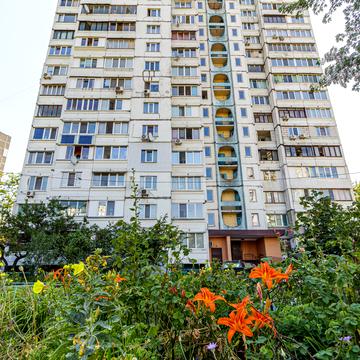 Червоної Калини просп. (Володимира Маяковського), 11-Б