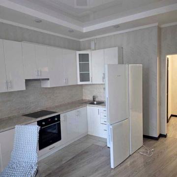 Академіка Філатова вул., 2/1