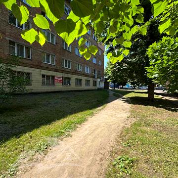 Охтирська вул., 17