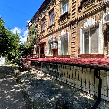 Ігоря Бедзая вул. (Чкалова), 32