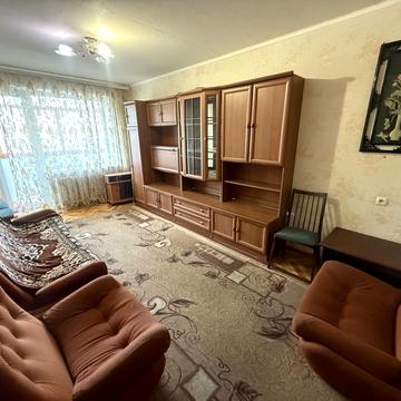 Червоний камінь вул., 4