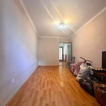 Космонавтів вул., 58