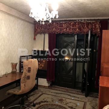 Велика Васильківська вул. (Червоноармійська), 102
