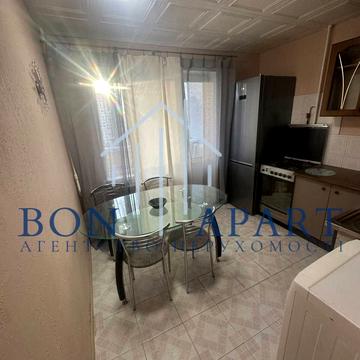 Олександра Архипенка вул. (Мате Залки), 8-Б