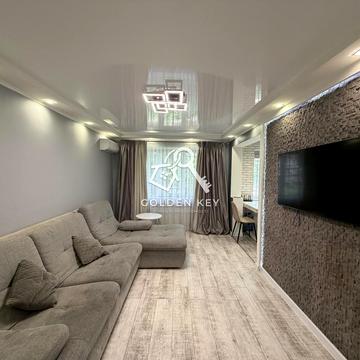Університетський просп. (Гагаріна), 56