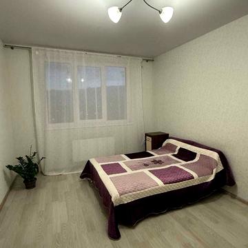 Михайла Грушевського вул., 30г