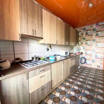 Харківська вул., 6, секція 1