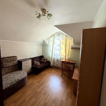Лісова вул., (Будинок)