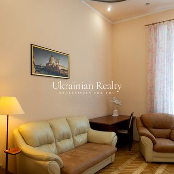 Богдана Хмельницького вул., 10