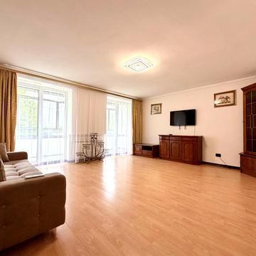 Гетьмана Івана Мазепи вул. (Топольна), 15