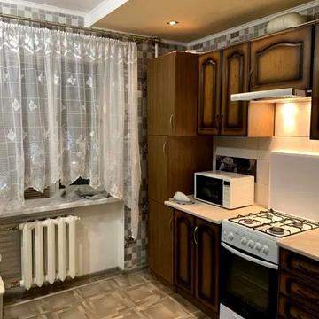 Олександра Бідного вул., 3а