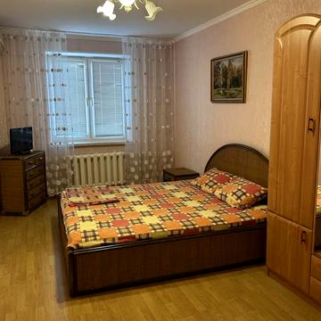 Академіка Корольова вул., 26а
