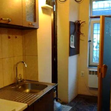 Омеляна Пріцака вул., 7