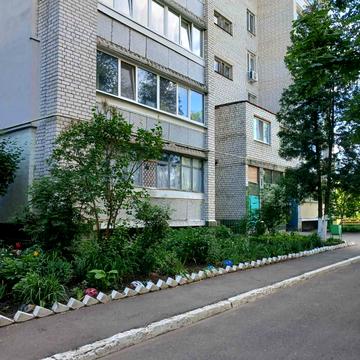 Докучаєва вул., 40