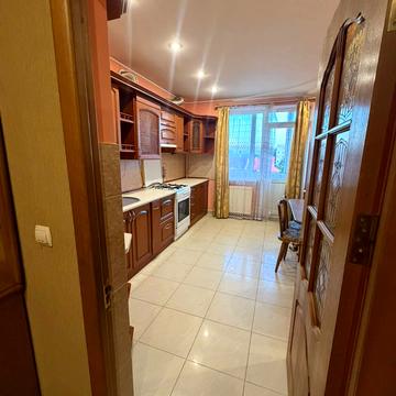 Володимира Івасюка вул., 6