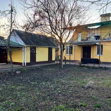 Зарічна вул., 52