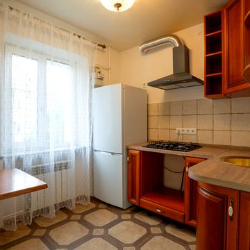 Михайла Стельмаха вул., 12
