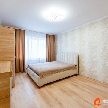 Зої Гайдай вул., 7