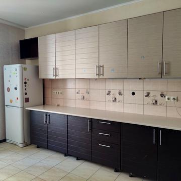 Анни Ахматової вул., 34