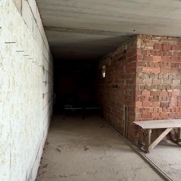 Ярослава Баїса вул. (Володимира Висоцького), 1