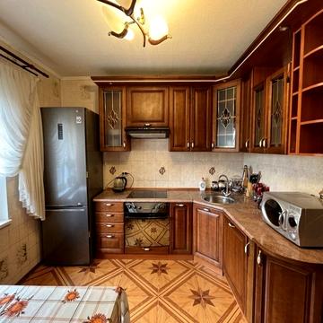Драгоманова вул., 8