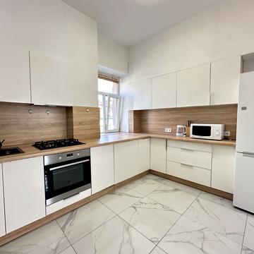 Антоновича вул. (Горького), 17Б