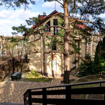 Козацька вул., 11