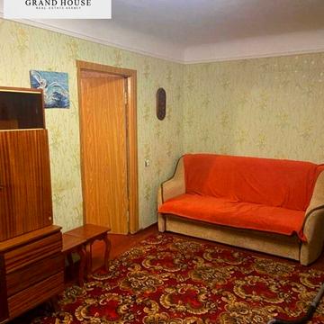 Академіка Корольова вул., 9