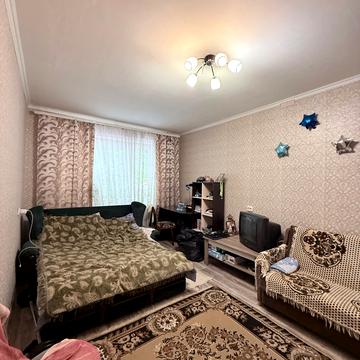 Академіка Корольова вул., 64а