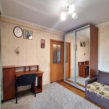 Мілютенка вул., 46