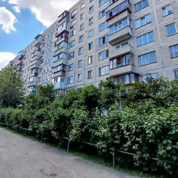 Мілютенка вул., 44