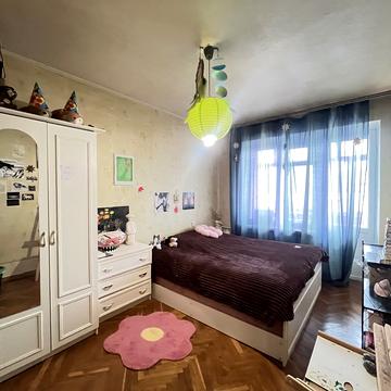 Лесі Українки бульв., 24
