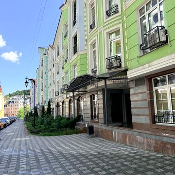 Дегтярна вул., 18
