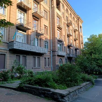 Михайла Коцюбинського вул., 9