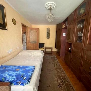 Камянецька вул., 78