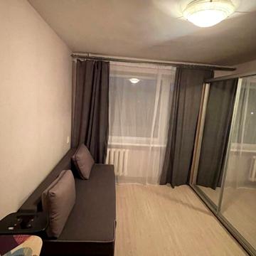 Дмитра Іванова вул., 6