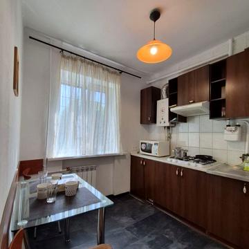 Січеславська Набережна вул., 9
