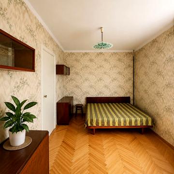 Космонавта Поповича вул. (Космонавта Волкова), 18